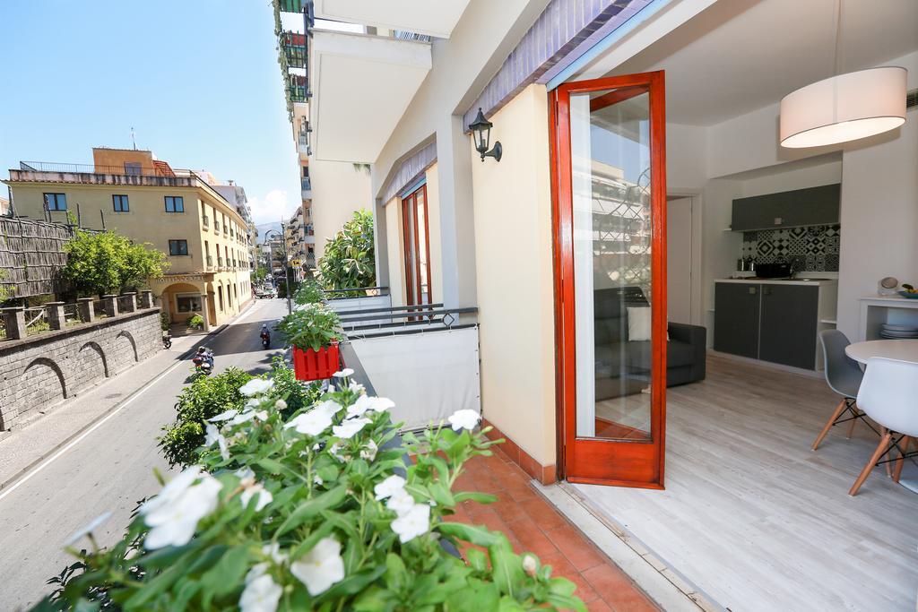 Flower Suites Sorrento Bagian luar foto